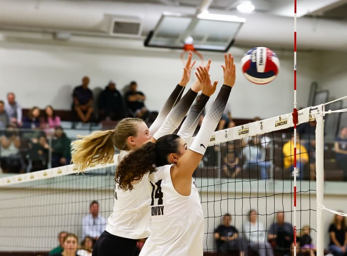 Saint Francis 3, Mitty 1 girls volleyball by Jim Malone 9-27-23092720233
